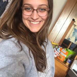 Meet your Posher, Pilar